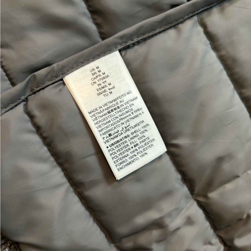 Amazon Essentials Puffer Jacket Size Medium - Picture 10 of 12